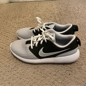 Nike Juniors' Roshe G Jr. Spikeless Golf Shoes Pure Platinum Black/White Size 5
